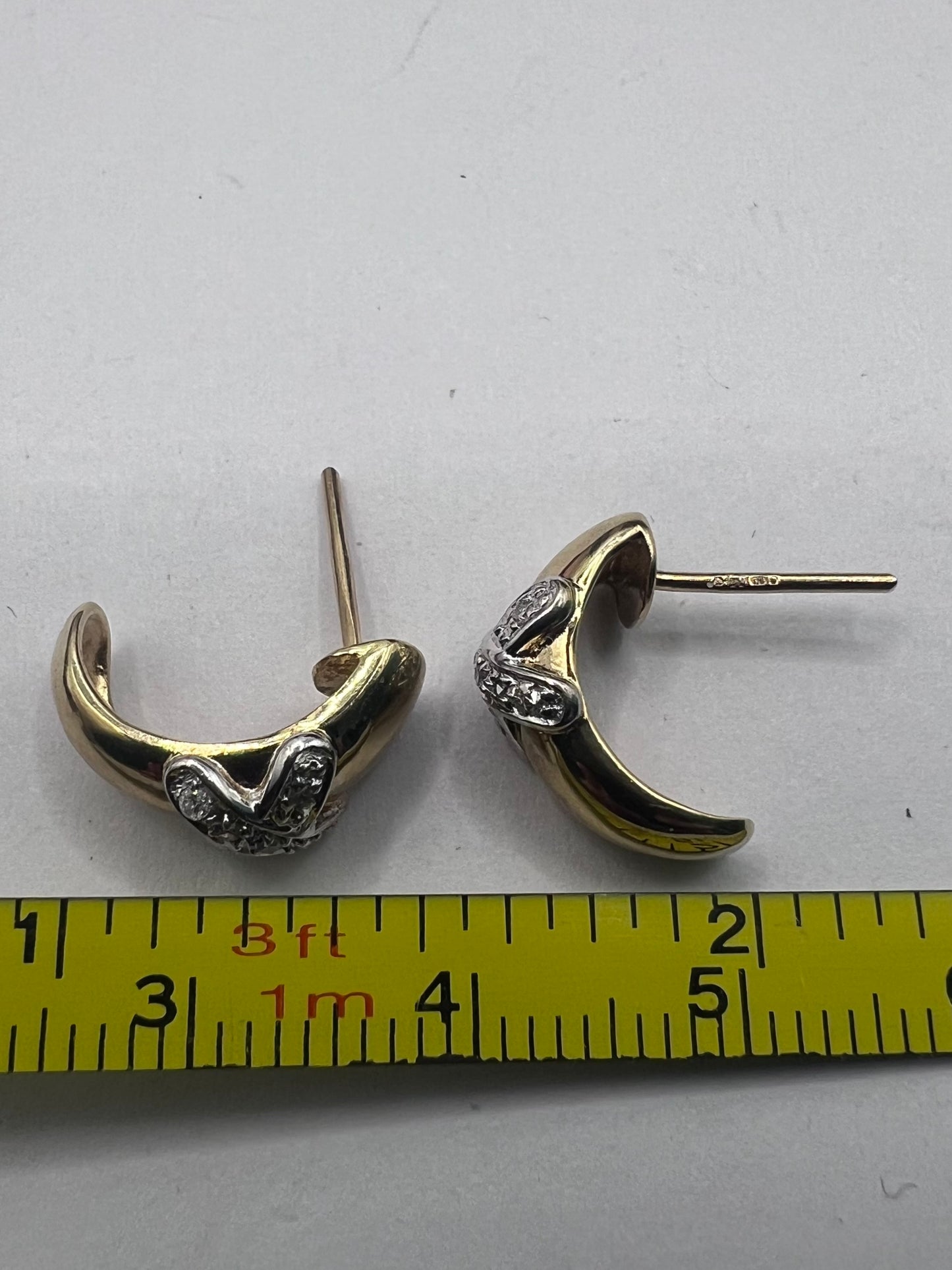 Quality 9ct Yellow Gold Diamond Set Cross Earrings • 2.47 Grams