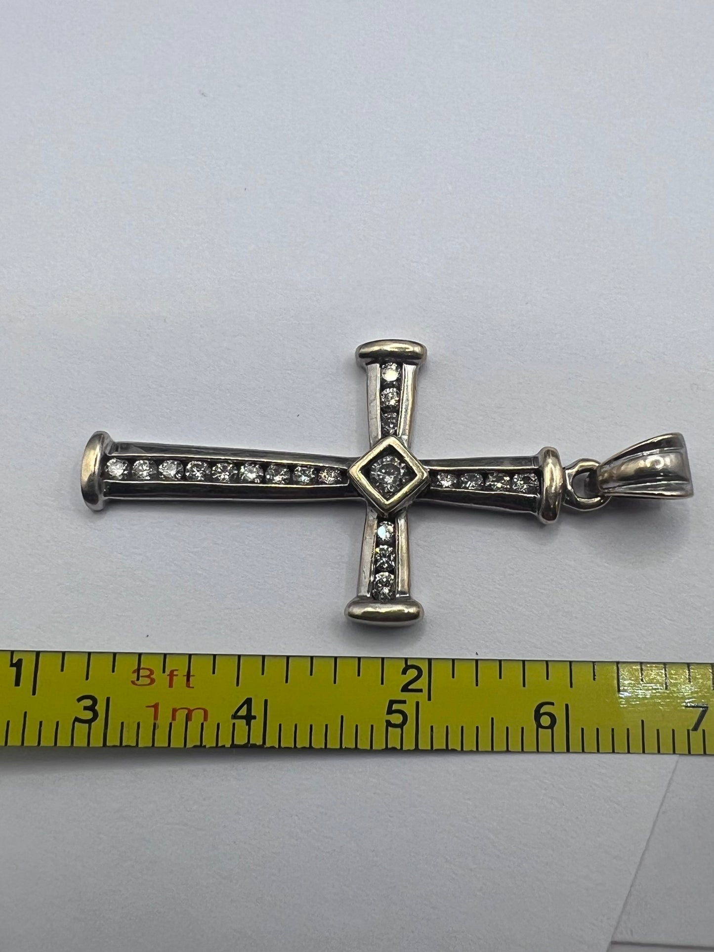 Vintage 9ct White Gold 0.50ct Diamond Set Cross - 3.56 Grams