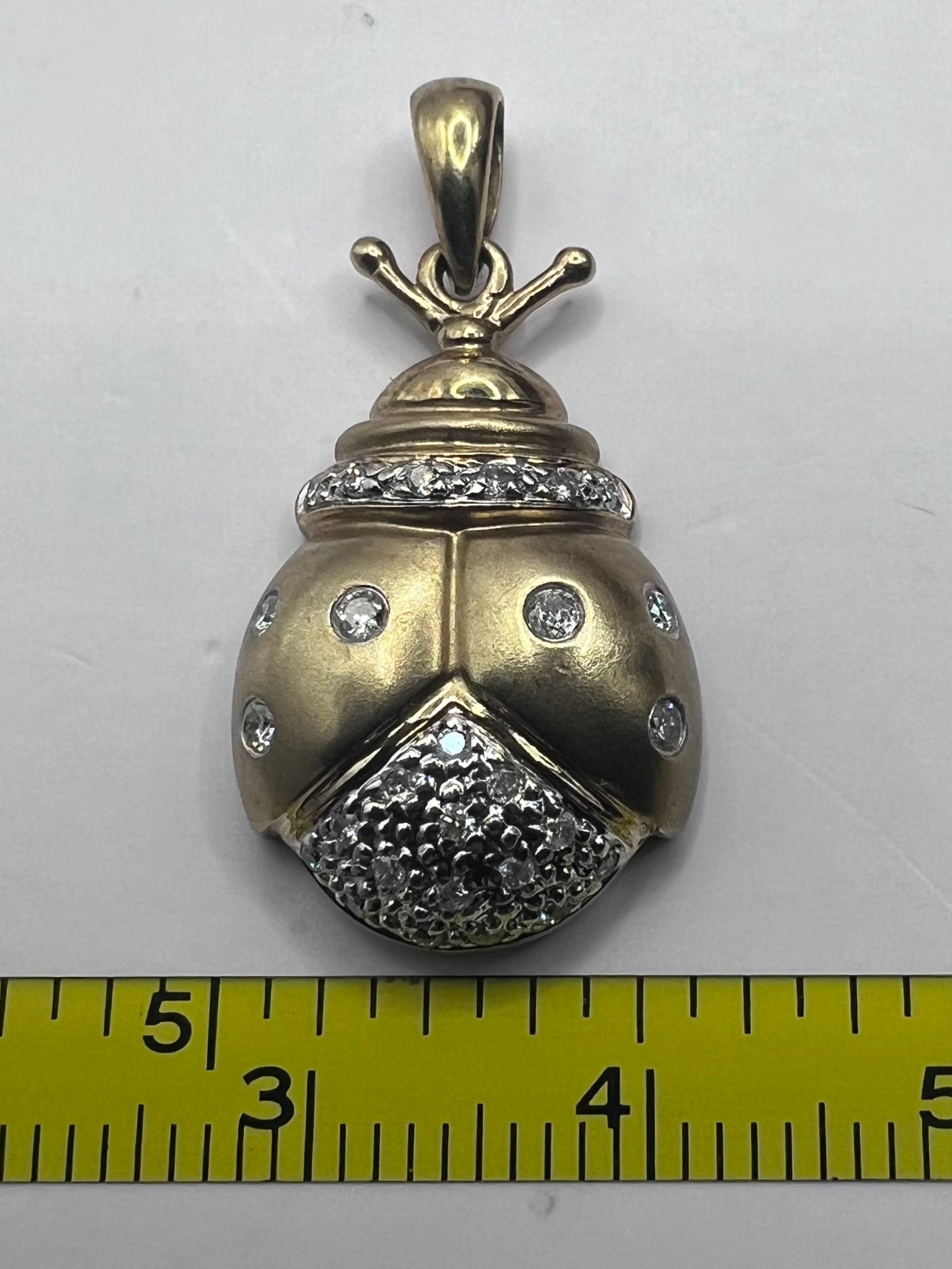 Quality 9ct Yellow Gold Diamond Set Lady Bird Pendant • 2.73 Grams