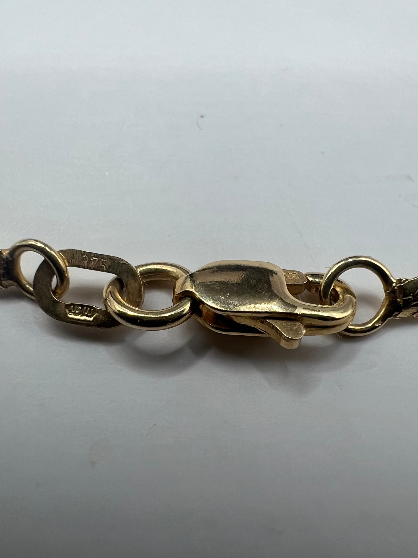 Quality 9ct Yellow & White Gold Elephant Pendant & Chain Set • 6.18 Grams
