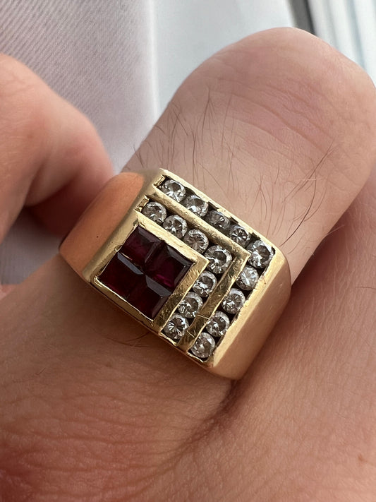 Vintage 18ct Ruby & 0.25ct Diamond Set Signet Ring - P½