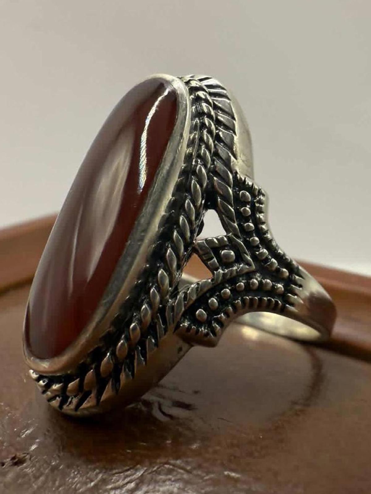 Quality 925 Sterling Silver Red Stone Set Ring • Size - P • 5.95 Grams