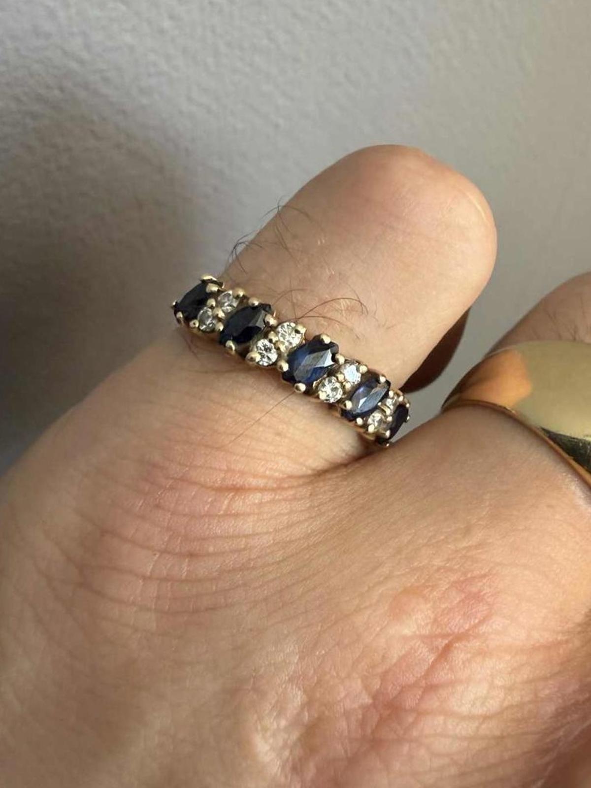 Vintage 9ct Yellow Gold Sapphire Set Ring • Size - O • 3.32 Grams