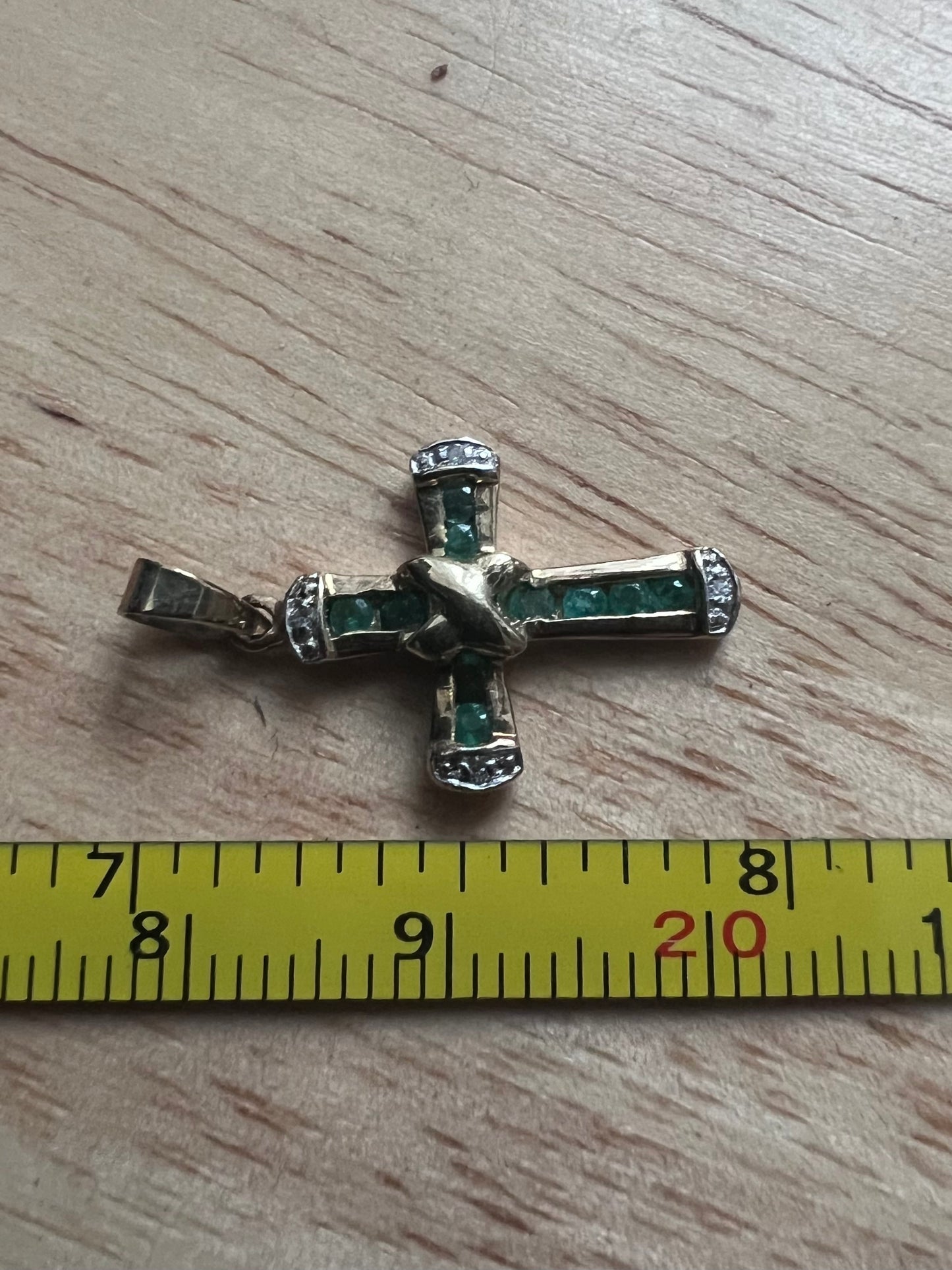 Vintage 9ct Yellow Gold Emerald & Diamond Cross Pendant - 1.06 Grams