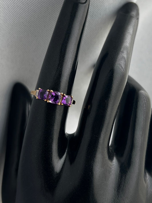 Quality 9ct Yellow Gold Amethyst & Diamond Set Ring - P½