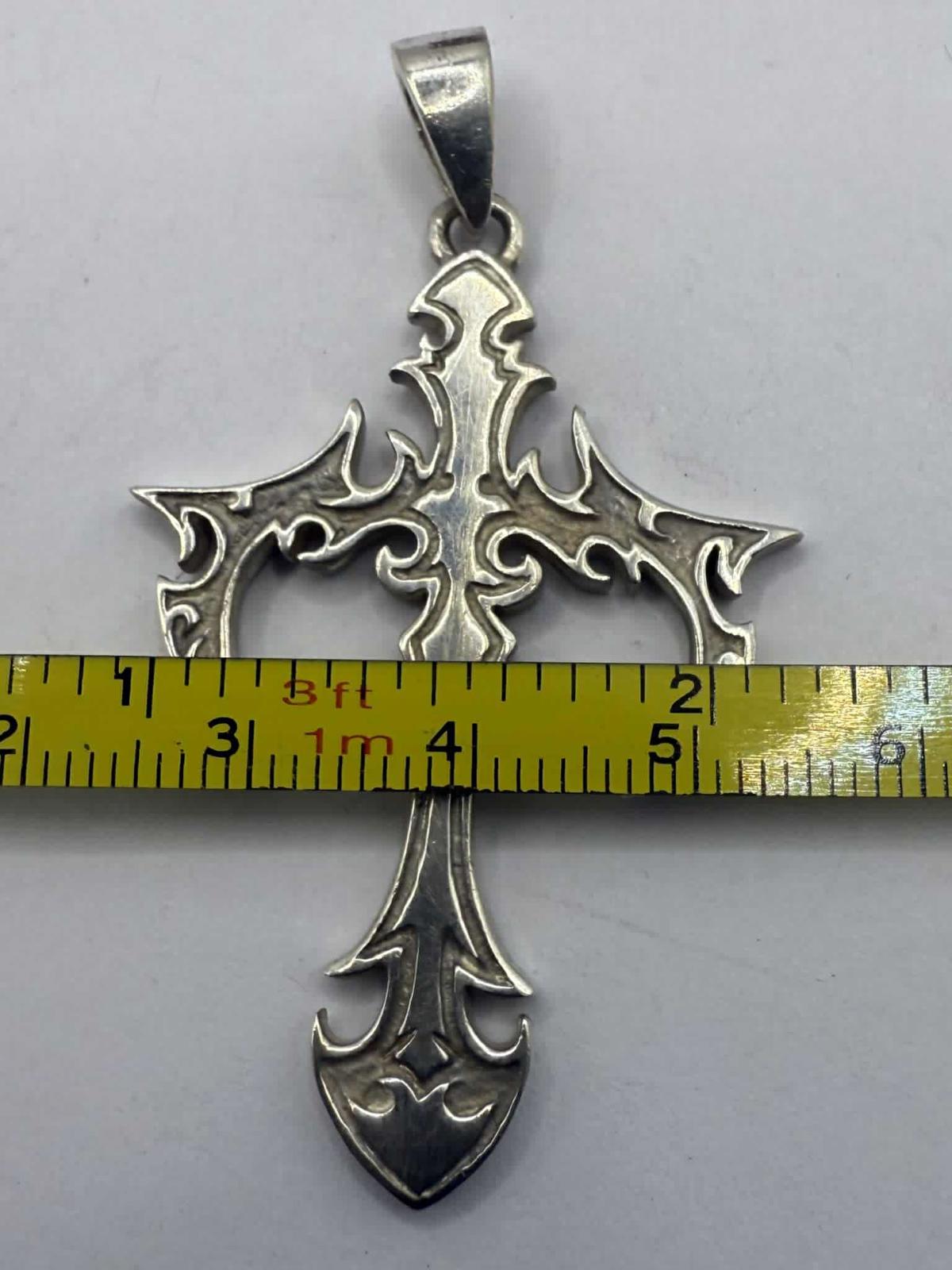 Quality 925 Sterling Silver Cross Pendant • 9.61 Grams