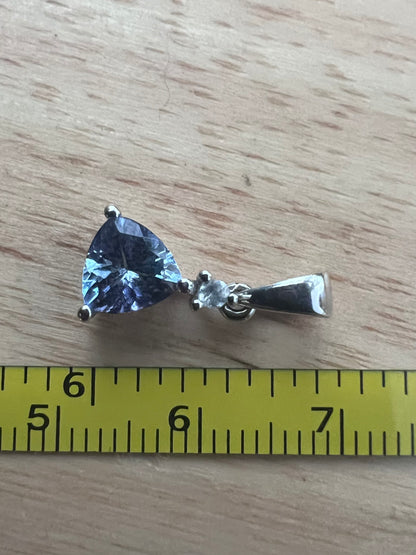 Quality 9ct White Gold Tanzanite Charm - 0.99 Grams