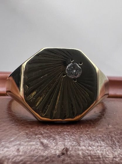 Vintage 9ct Yellow Gold Diamond Set Signet Ring - R