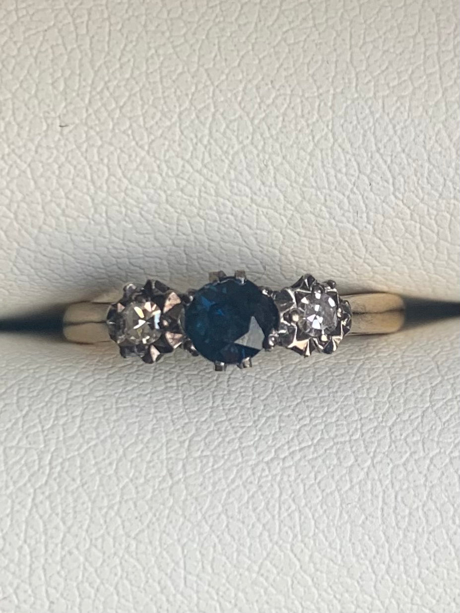 Vintage 18ct 0.25ct Sapphire & Diamond Ring ~ 1989 ~ 2.52 Grams ~ Size - J