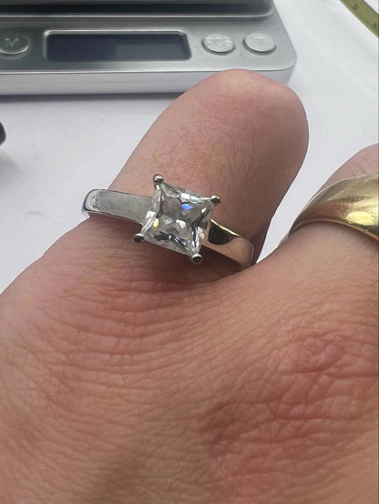 Quality 925 Sterling Silver • 4.04 Grams • Size - S