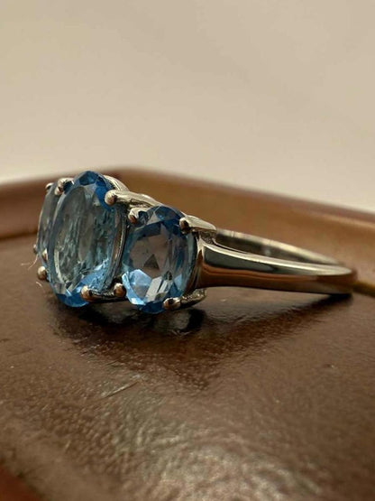 Quality 925 Sterling Silver Blue Stone Trilogy Ring • Size - M • 2.11 Grams