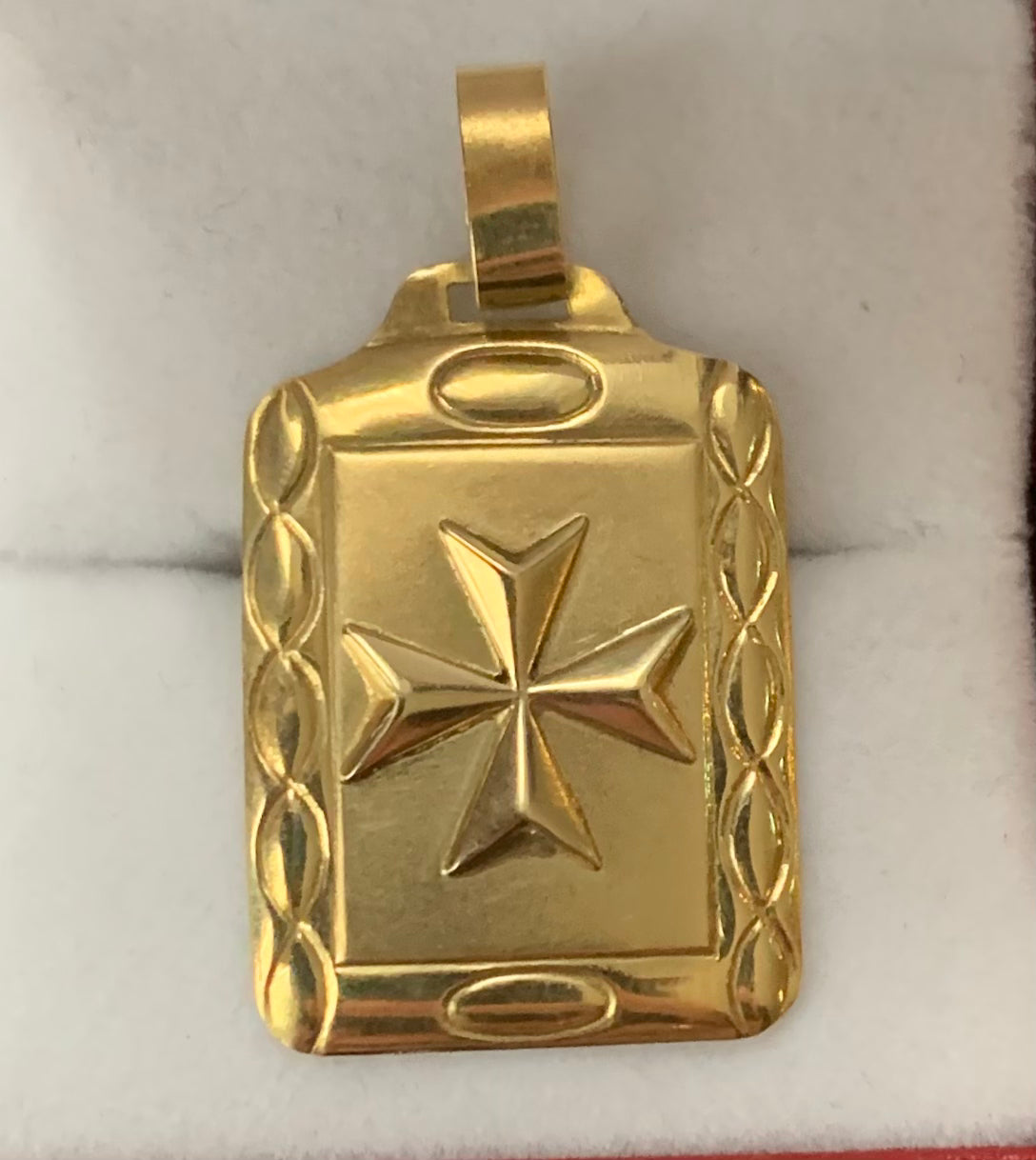 Vintage 18ct Yellow Gold Maltese Cross Dog Tag Pendant ~ 2.28 Grams