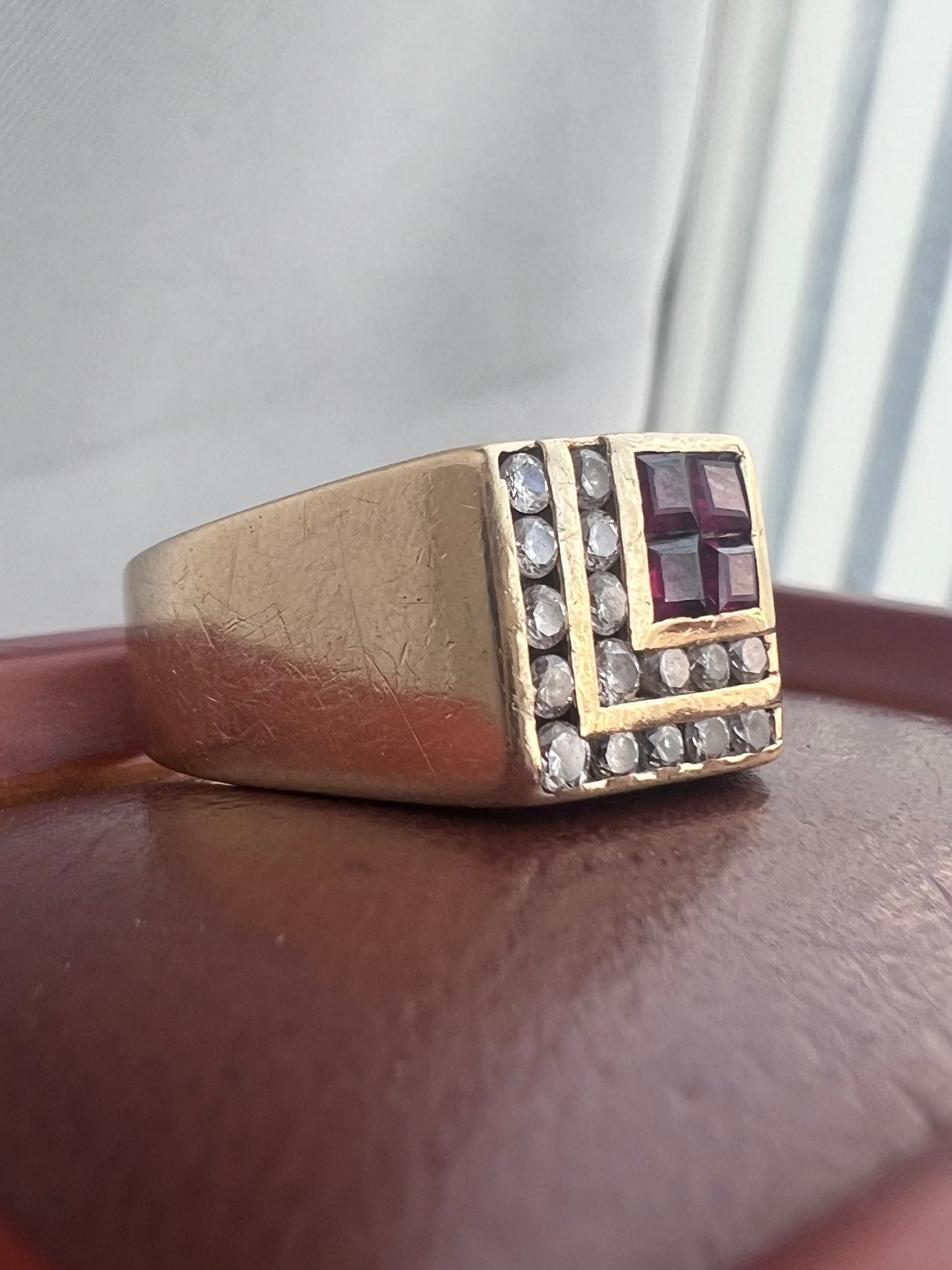 Vintage 18ct Ruby & 0.25ct Diamond Set Signet Ring - P½