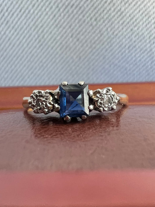 Vintage 18ct Yellow Gold Sapphire & Diamond Ring - K½