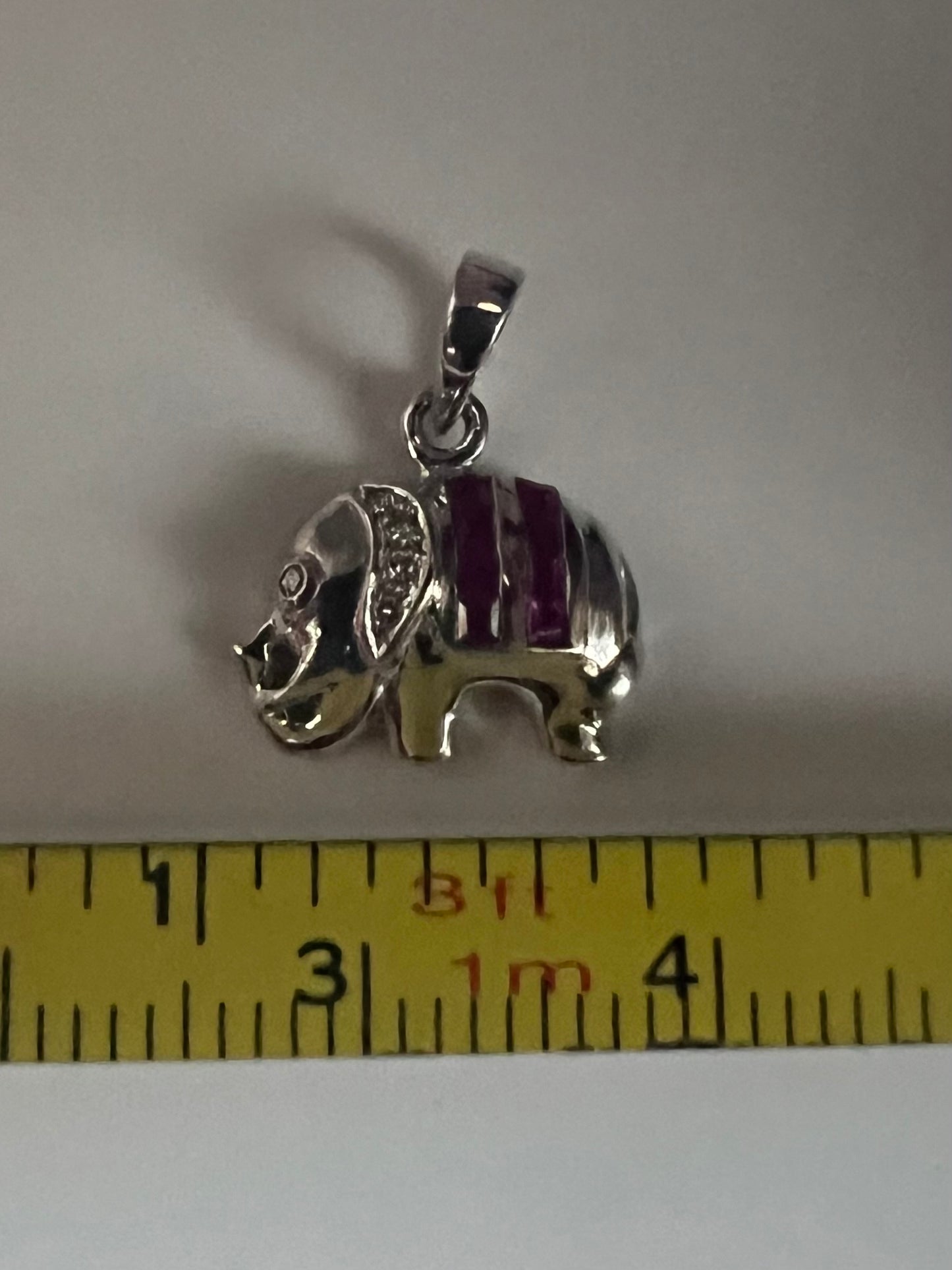 Quality 18ct White Gold Ruby & Diamond Elephant Pendant - 2.00 Grams