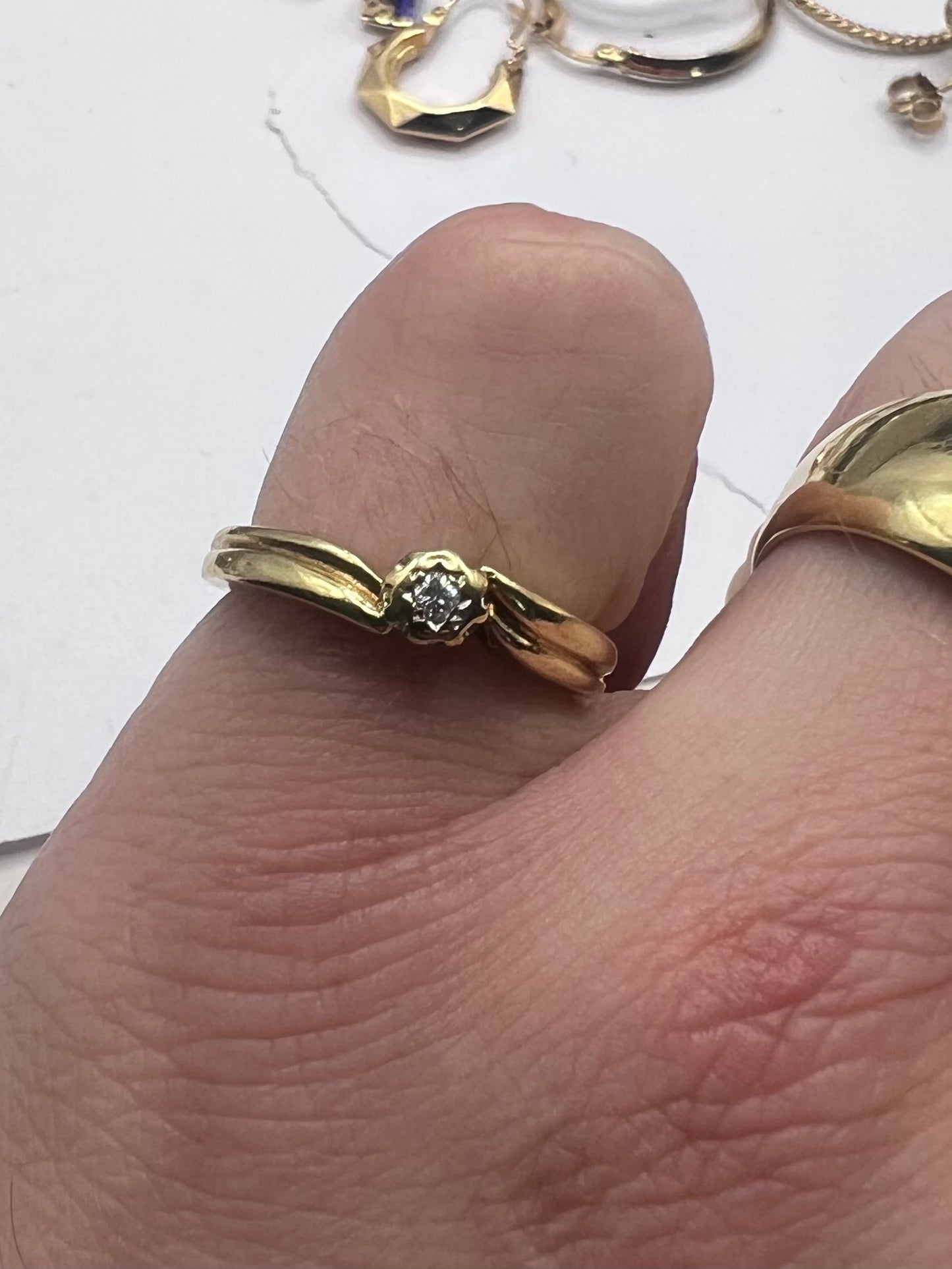Vintage 9ct Yellow Gold Diamond Set Ring - M