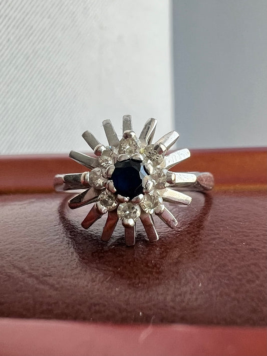 Vintage 18ct White Gold Sapphire & Diamond Ring ~ 3.87 Grams ~ Size - M