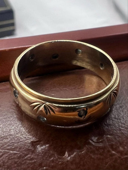 Vintage 9ct Yellow Gold White Stone Ring • 4.16 grams  • Size - M