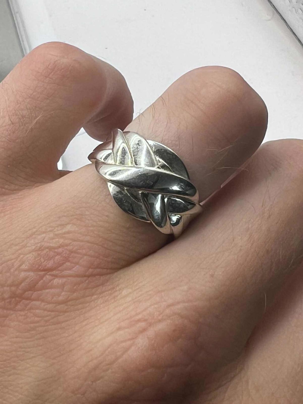 Quality 925 Sterling Silver Puzzle Ring • 7.95 Grams • Size - P