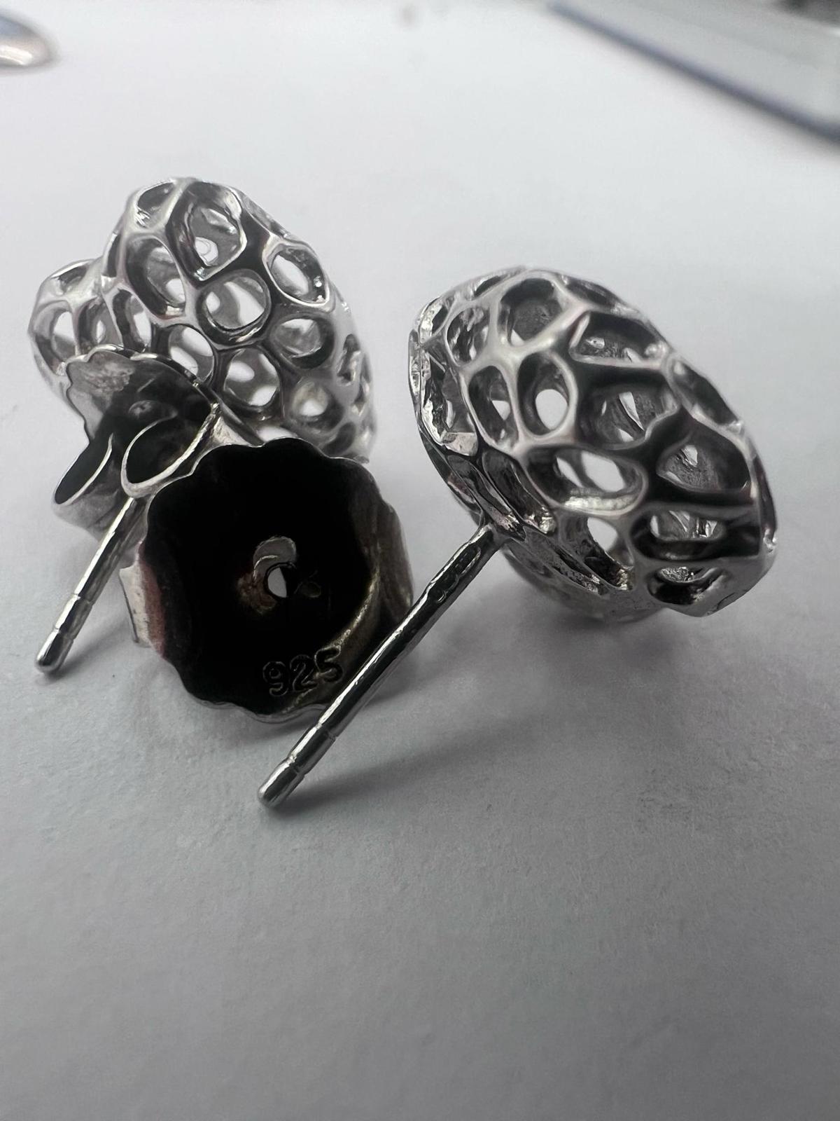 Quality 925 Sterling Silver Heart Earrings - 3.95 Grams
