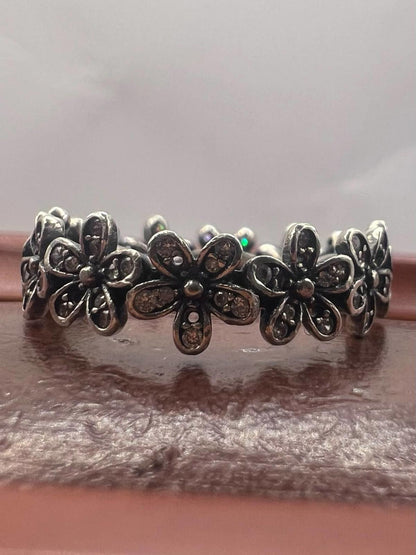 Quality 925 Sterling Silver Stone Set Flower Ring • 2.67 Grams • Size - O