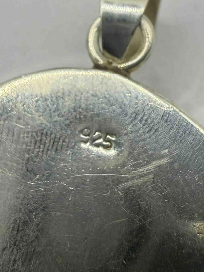 Quality 925 Sterling Silver Shell Pendant • 19.19 Grams
