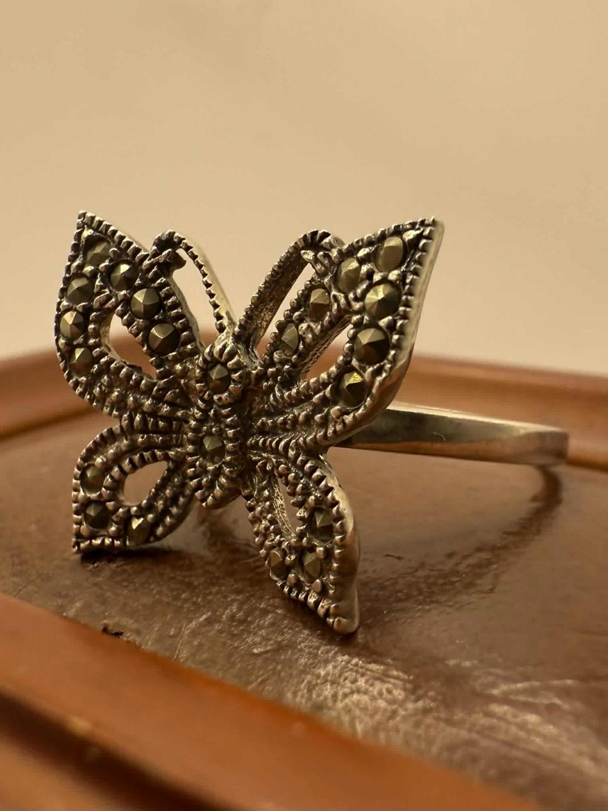 Quality 925 Sterling Silver Butterfly Ring • Size - R • 3.61 Grams