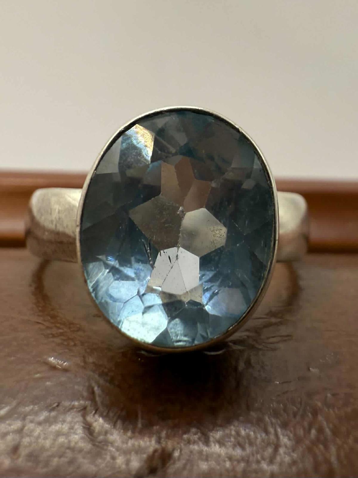 Quality 925 Sterling Silver Blue Topaz Ring • Size - M½ • 4.55 Grams