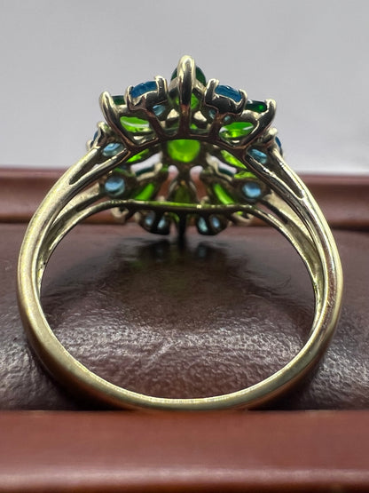 Quality 9ct Yellow Gold Peridot Cluster Ring - N½