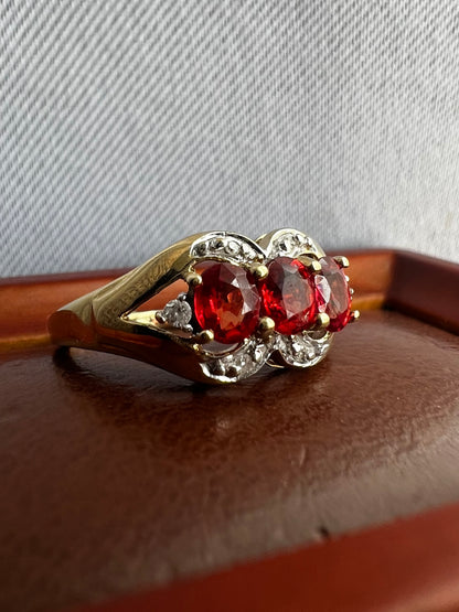 Quality 9ct Yellow Gold Fiery Garnet & Diamond Ring - N½