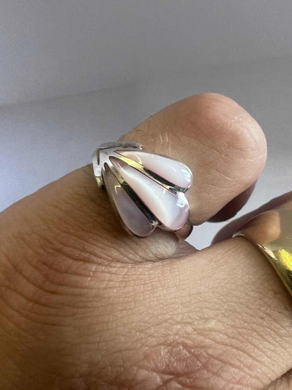 Quality 925 Sterling Silver Mother Of Pearl Shell Ring • 3.52 Grams • Size - O