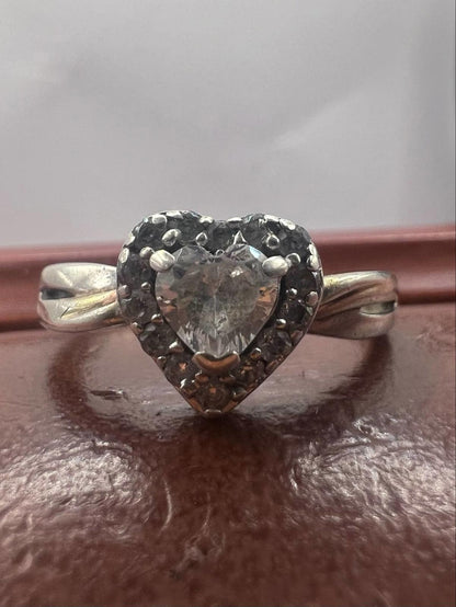 Quality 925 Sterling Silver Heart Stone Set Ring • Size - P • 2.46 Grams
