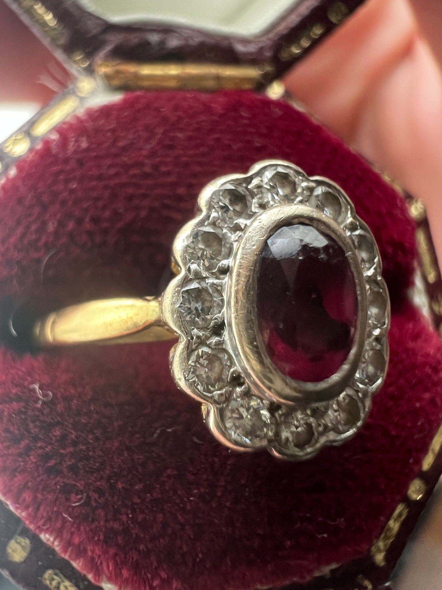 Vintage 18ct Diamond & Ruby Cluster Ring - K½