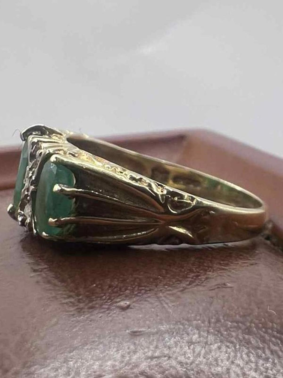Vintage 9ct Yellow Gold Emerald & Diamond Trilogy Ring • 2.93 Grams • Size - P