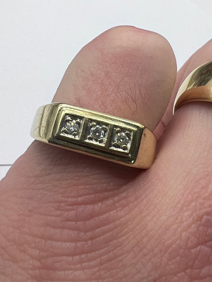 Vintage 9ct Yellow Gold 0.15ct Diamond Set Signet Ring - S