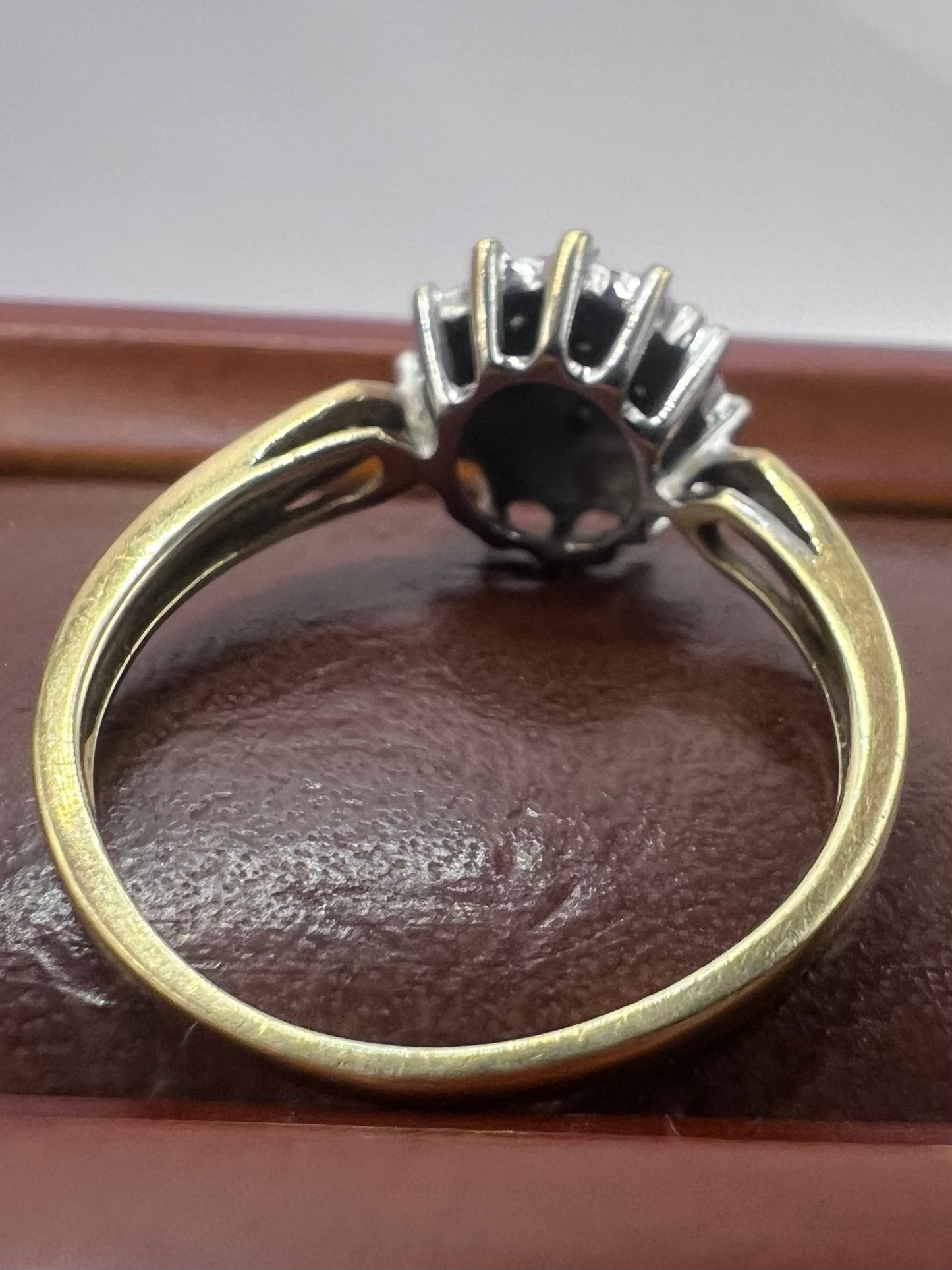 Vintage 9ct Yellow Gold Diamond Cluster Ring - Q