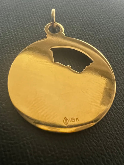 Vintage 18ct Yellow Gold Italian Detailed F1 Racing Disk Pendant - 6.36 Grams