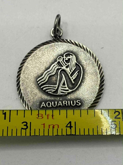 Quality 925 Sterling Silver Aquarius Circle Pendant • 3.79 Grams