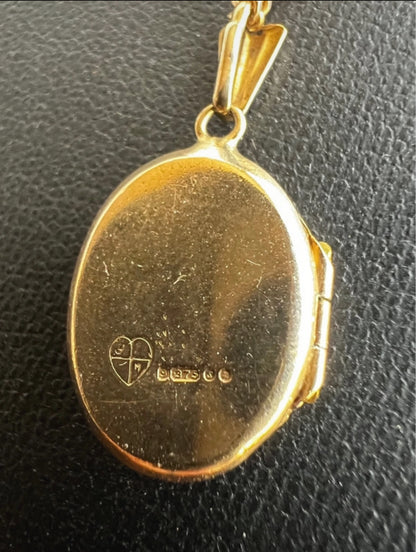 Vintage 9ct Yellow Gold Locket & Necklace - 18 Inch