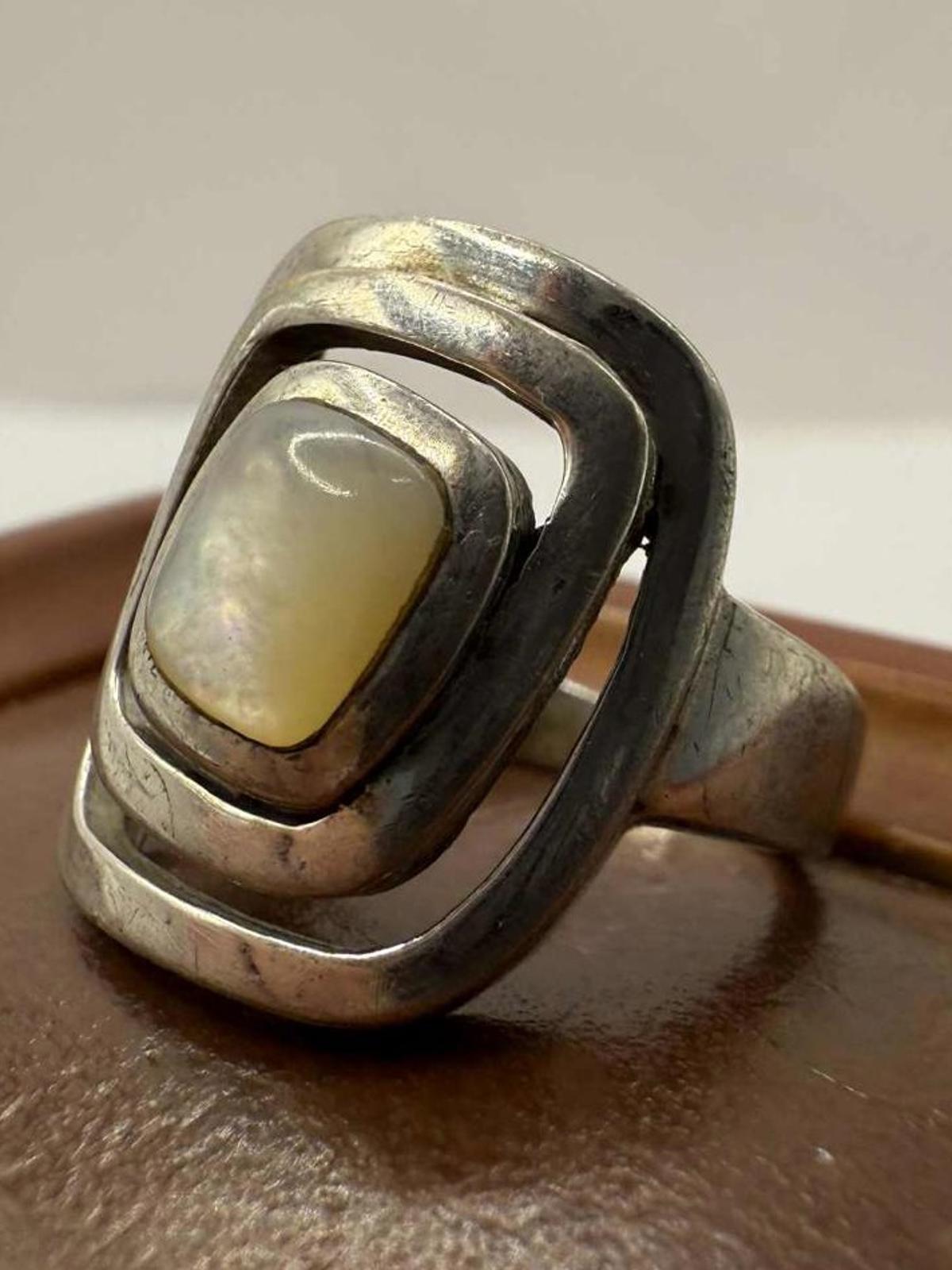 Quality 925 Sterling Silver Stone Set Ring • Size - M • 6.49 Grams