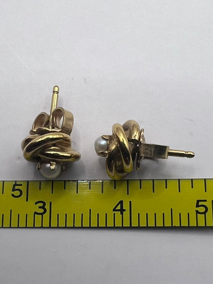 Vintage 9ct Pearl Stud Twist Earrings • 1.82 Grams