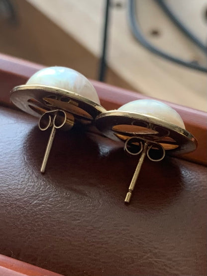 Heavy 9ct Yellow Gold Mother of Pearl Earrings - 6.92 Grams