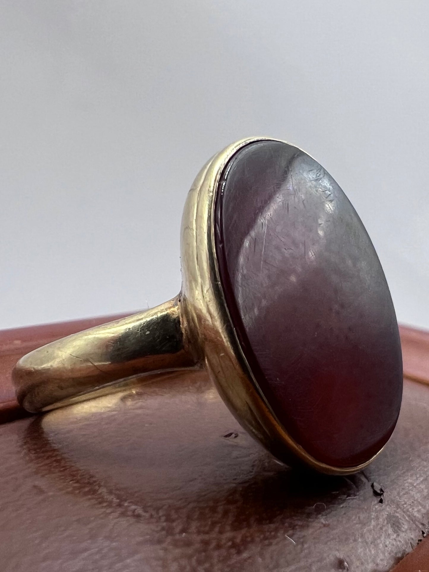 Vintage 9ct Yellow Gold Carnelian Ring - V