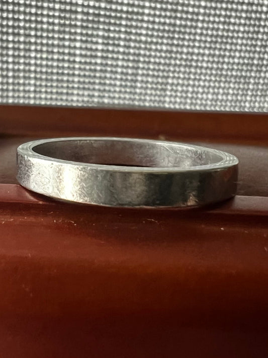 Vintage Platinum Wedding Band - N½