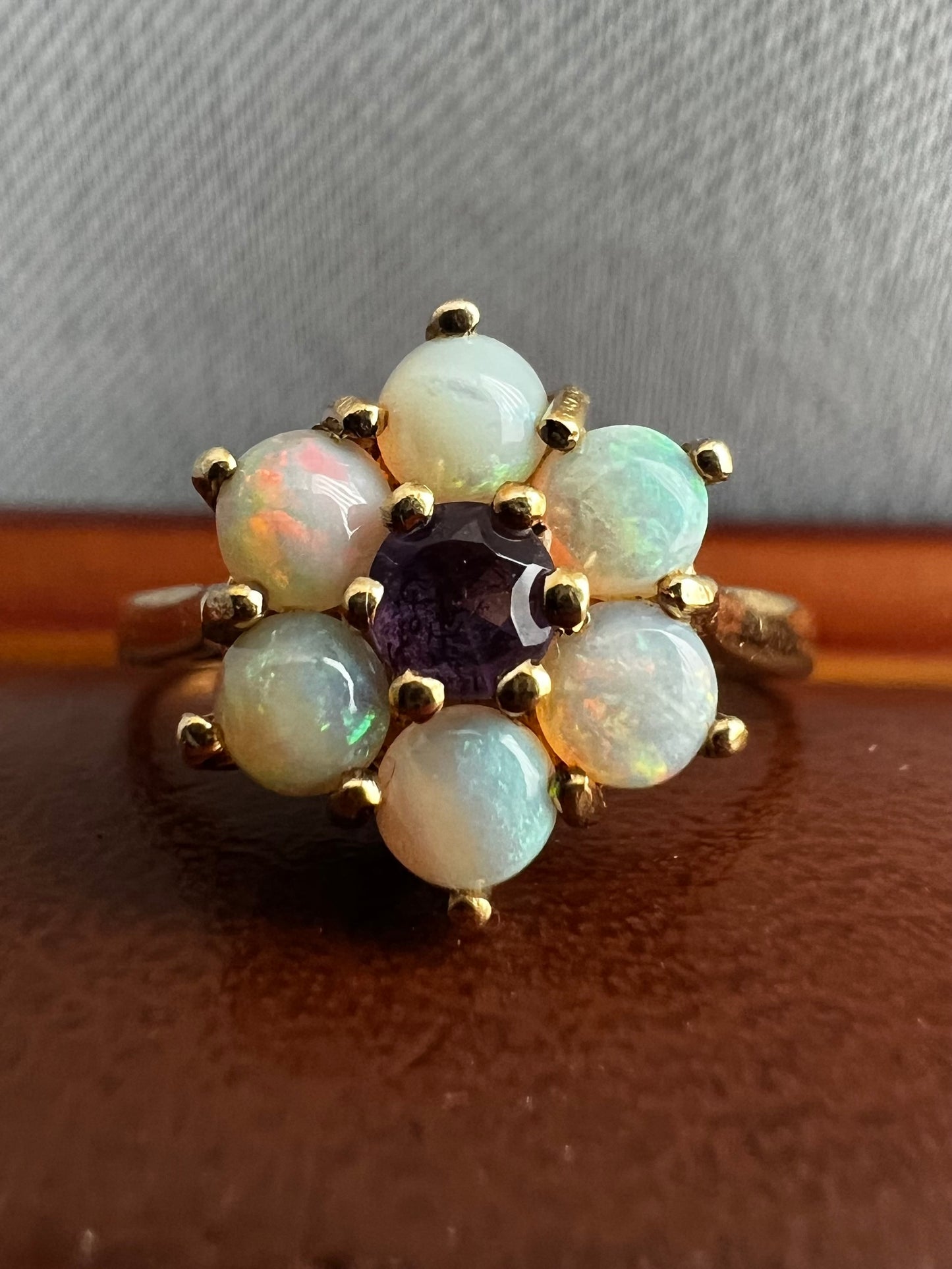 Vintage 9ct Yellow Gold Opal & Amethyst Cluster Ring - P