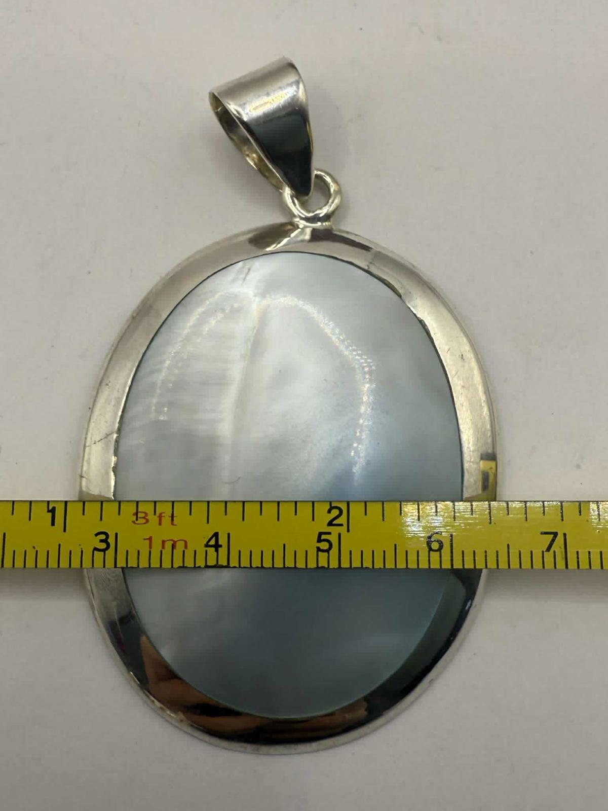 Quality 925 Sterling Silver Mother Of Pearl Set Pendant • 14.91 Grams