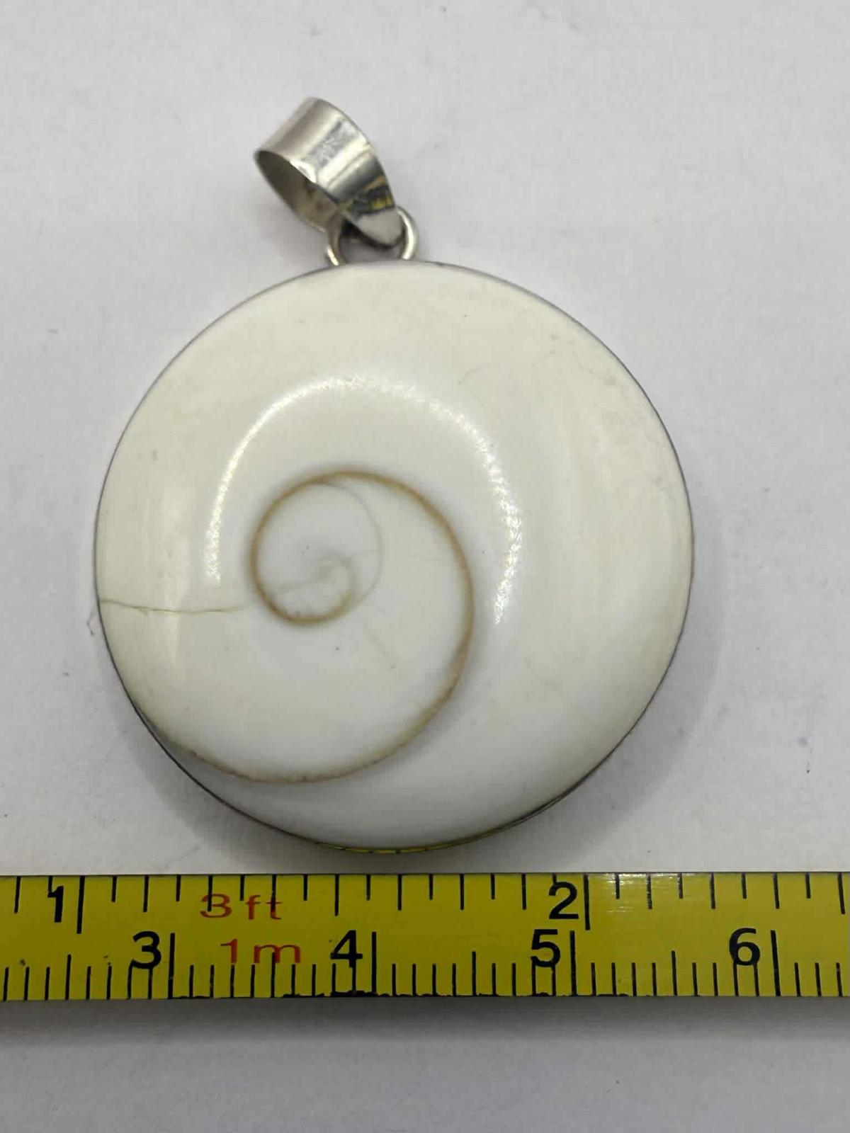 Quality 925 Sterling Silver Shell Pendant • 19.19 Grams
