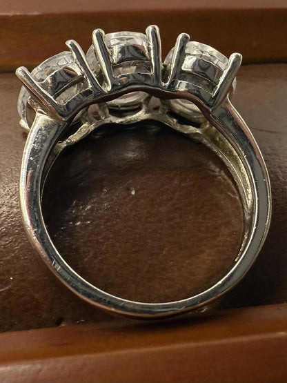 Quality 925 Sterling Silver Clear Stone Trilogy Ring • Size - N • 5.09 Grams