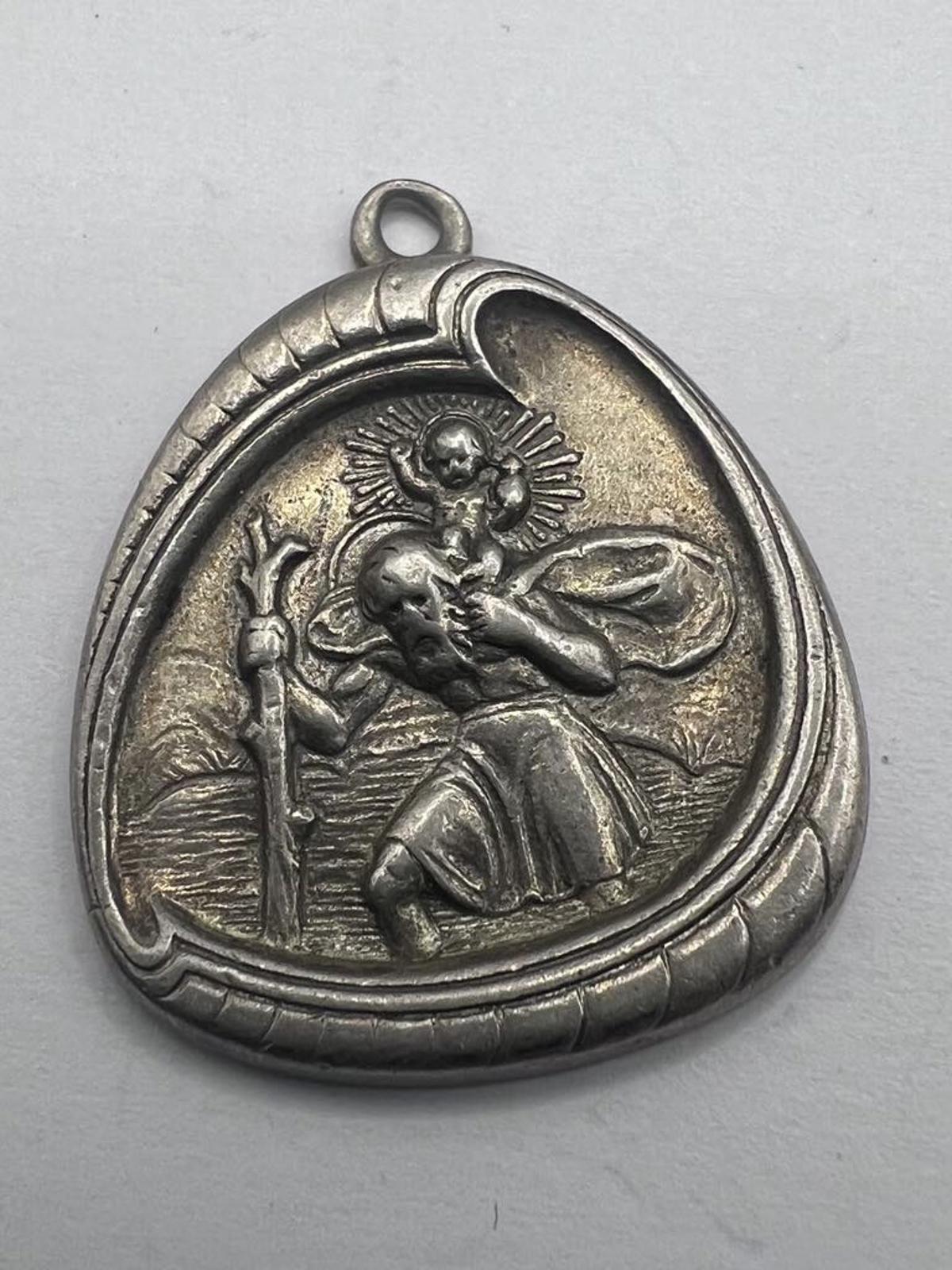 Quality 925 Sterling Silver St Christopher Pendant - 9.46 Grams