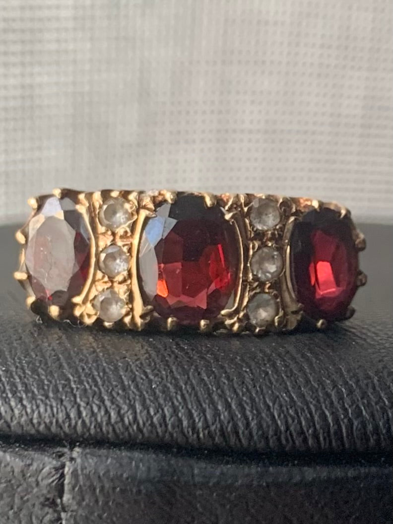 Vintage 9ct Yellow Gold Trilogy Garnet & Cz Ring ~ 1973 ~ 3.53 Grams ~ Size - P